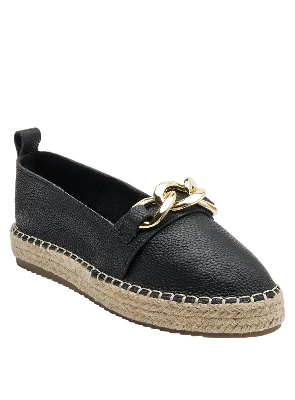 Calzado casual femenino en cuero negro con adorno dorado y suela de yute.
