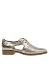 Oxford dorado metálico para mujer, cuero con perforaciones, estilo casual chic versátil y sofisticado.