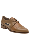 Elegante zapato camel de cuero para mujer, versátil para eventos empresariales y salidas elegantes.