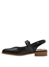 Elegante zapato de cuero negro tipo reptil para mujer, ideal para ocasiones semi-formales.