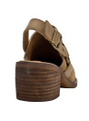 Elegante zapato vaquero camel para mujer con diseño sobrio y moderno en cuero.