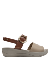 Sandalia casual multicolor de cuero para mujer, perfecta para combinar con vestidos veraniegos.