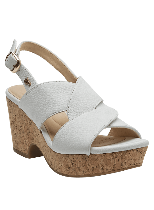 Sandalia de cuero blanco con tiras cruzadas y hebilla dorada, diseño casual y moderno para mujer.