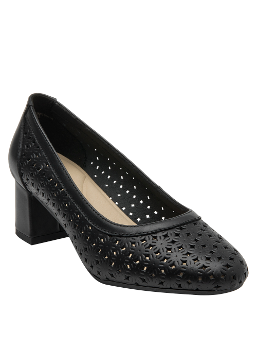 Zapato casual de cuero negro con detalles calados en forma de flores, cómodo para largas jornadas.