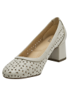 Zapato de cuero blanco calado con patrón floral, estilo casual para mujer.