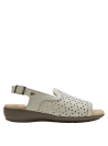 Sandalia femenina de cuero blanco crema con ajuste seguro, ideal para el día a día.