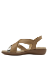 Elegante sandalia camel de cuero, ideal para combinar con vestidos livianos y faldas midi.