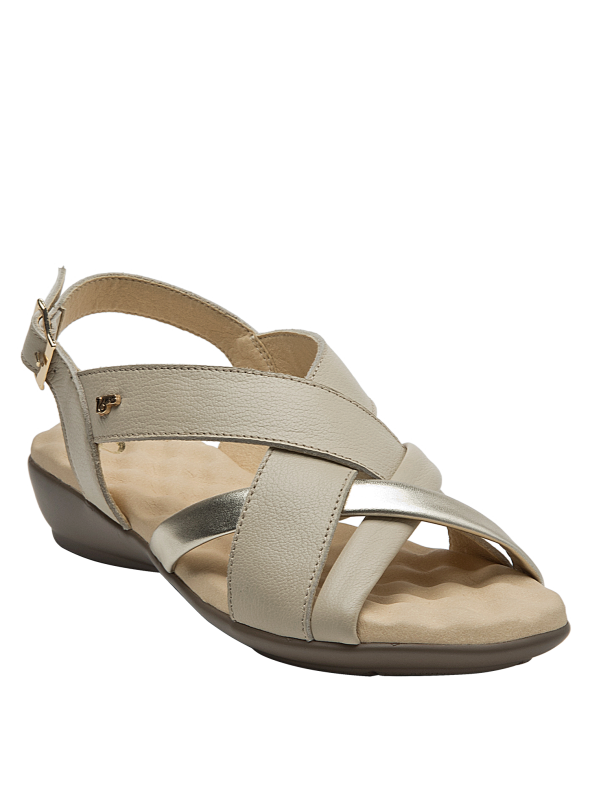 Sandalia de mujer versátil, ideal para moda minimalista y comodidad.