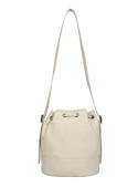 Bolso casual urbano chic, ideal para combinar con atuendos relajados o semi-formales.