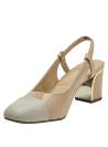 Zapato de mujer beige en cuero liso con puntera mate y taco bloque medio, estilo formal.
