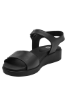 sandalia de cuero negro para mujer, estilo casual, con tiras ajustables sobre el empeine y tobillo.