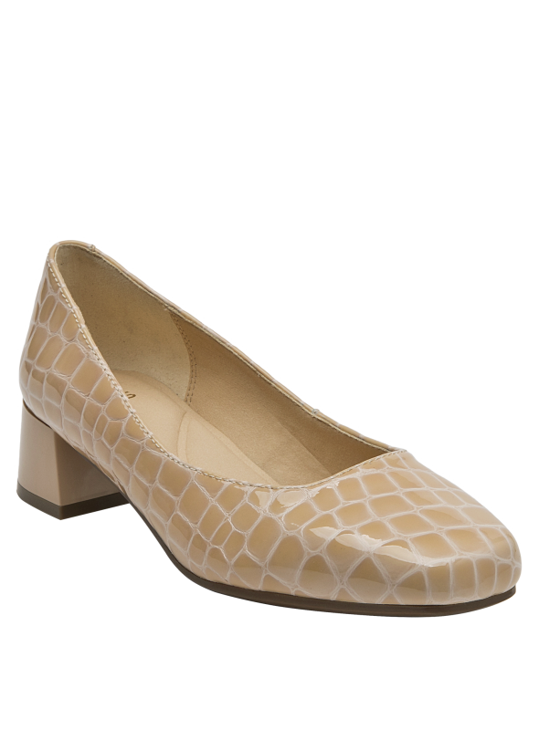Zapato femenino de cuero beige, diseño minimalista y moderno, perfecto para oficina y reuniones elegantes.