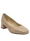 Zapato femenino de cuero beige, diseño minimalista y moderno, perfecto para oficina y reuniones elegantes.