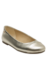 Elegante ballerina de cuero dorado, ideal para reuniones y eventos casuales.