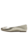Ballerina dorada de mujer, cuero suave y diseño glamuroso para ocasiones formales.