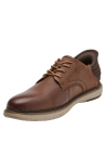 Cuero camel pulido en zapato casual para hombre con suela beige contrastante.