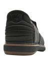 Mocasín de cuero negro para hombre, estilo casual, con costura visible y empeine liso.