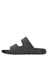 Calzado sintético gris para hombre, diseño simple y funcional, ideal para días cálidos.