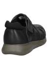 Sandalia masculina de cuero negro, estilo casual, ideal para ocasiones informales y climas cálidos.