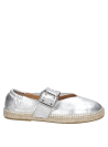 Alpargata de cuero para mujer con diseño moderno, mezcla de estilo clásico y contemporáneo.