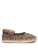 Alpargata de cuero animal print leopardo, estilo casual chic para mujer, hebilla dorada y suela natural.
