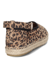 Alpargata de cuero animal print leopardo para mujer, diseño casual, patrón café y negro con hebilla dorada.