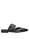 zapato mule negro de cuero con textura lisa y suave, estilo audaz y versátil
