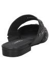 zapato mule de cuero negro con detalles metálicos, perfecto para estilo punk
