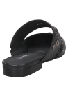 zapato mule de cuero negro con detalles metálicos, perfecto para estilo punk