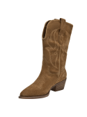 Bota de cuero camel con acabado opaco y costuras rústicas, perfecta para un estilo casual.