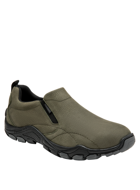 Calzado masculino outdoor de cuero verde oliva con elásticos laterales para mayor comodidad.