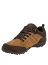 Zapatilla robusta de cuero café claro, ideal para un look casual elegante y actividades al aire libre.