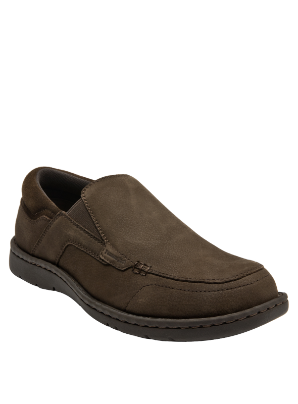 Calzado mocasín café oscuro de cuero, costuras decorativas, sin cordones, cómodo y elegante.