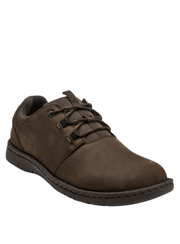 Zapato de hombre en cuero mate color café oscuro, versátil para combinar con jeans o chinos.