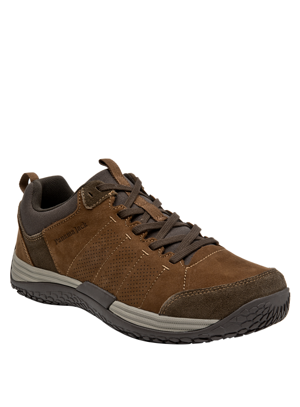 Zapato outdoor de cuero café, suela gris oscura, adecuado para salidas informales.