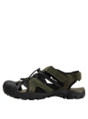 Calzado outdoor de cuero verde para hombre con suela gruesa de goma para tracción en terrenos variados.