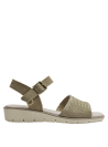 Sandalia de cuero verde para mujer, sofisticada y versátil, adecuada para looks casuales con estilo.