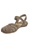 Sandalia taupe de cuero suave mate para mujer, ideal para un look casual y relajado.