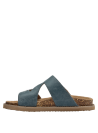 Sandalia de cuero azul, perfecta para combinar con jeans cortos o faldas fluidas.