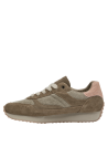 Zapatilla de cuero taupe con cordones crema, diseño urbano femenino y texturizado.