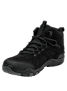 Botín negro de hombre estilo outdoor con material sintético y cordones robustos.