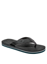 Sandalia urbana gris con detalles en blanco, ideal para verano.