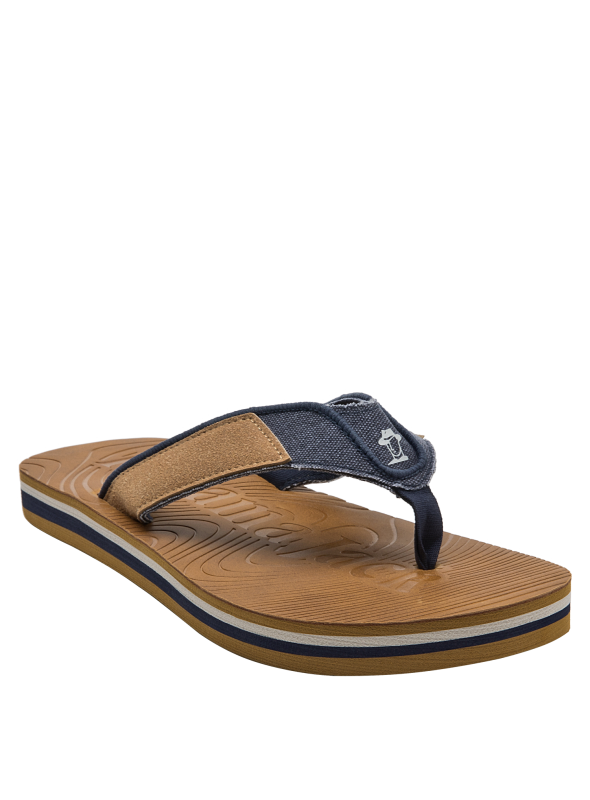 Diseño moderno de sandalia azul con bordes bien definidos para hombre.