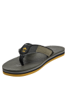 Sandalia verde oliva para hombre con detalles en negro y logo amarillo, ideal para días cálidos.