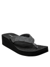 Sandalia casual chic en negro con suela antideslizante y correa suave.