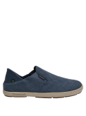 Zapato urbano azul oscuro de hombre, suela contrastante y estilo relajado para uso diario.