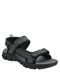 Sandalia outdoor masculina en textil negro, diseño moderno y versátil para un estilo de vida activo.