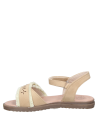 Sandalia casual beige de niña, suela de goma y cierre velcro para fácil uso diario.