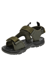 Calzado sintético resistente con malla lateral para ventilación y comodidad en climas cálidos.
