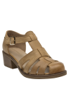 Elegante sandalia camel de cuero para mujer, ideal para combinar con ropa casual.